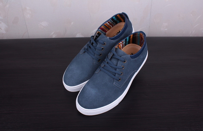 榮光鞋業(yè)鞋加盟連鎖火爆招商中，攜手共贏財(cái)富未來